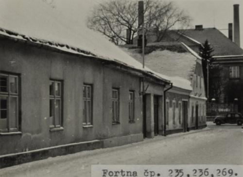 Hf_943